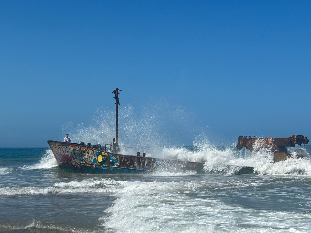 Yicel Shipwreck景点图片