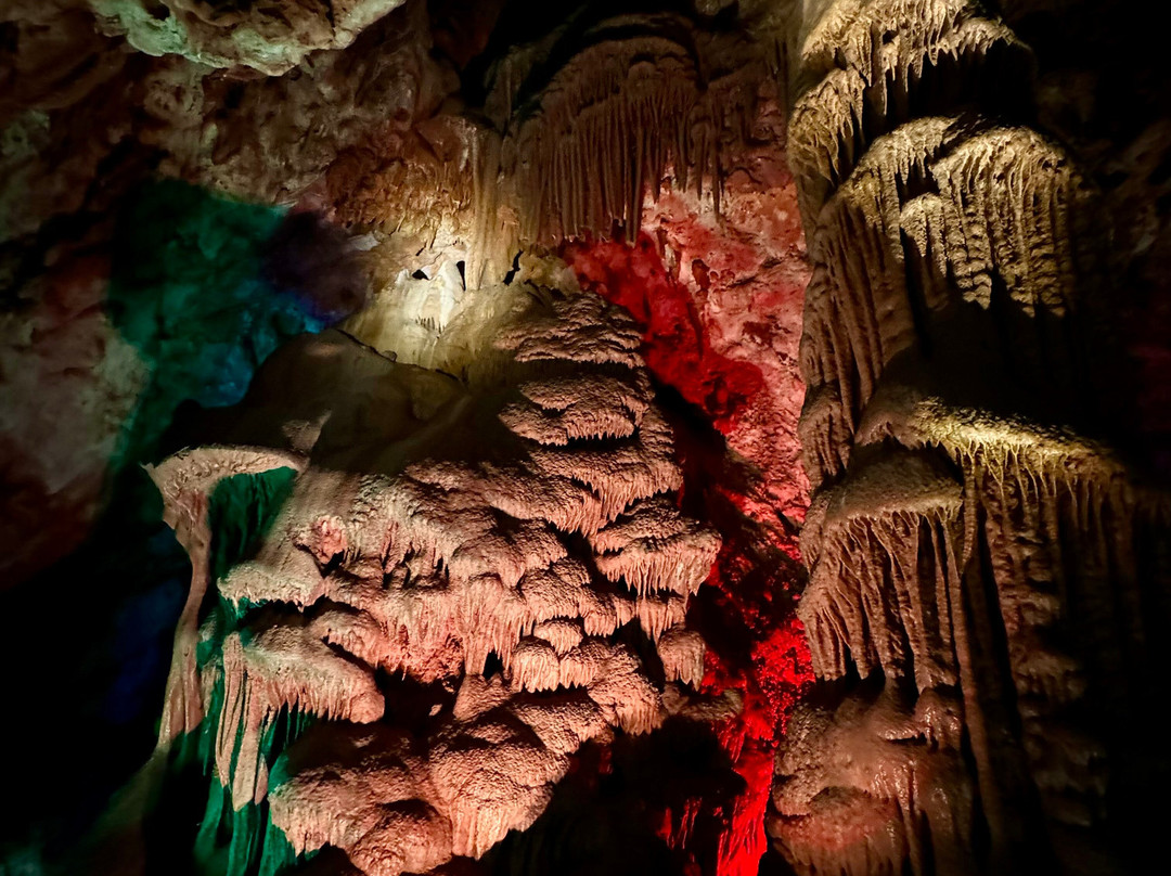 Venetsa Cave-Belogradchik必去景点