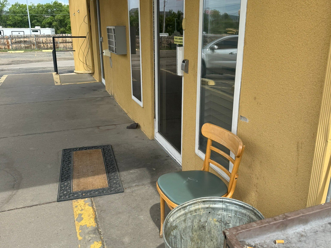 拉顿速8酒店主图