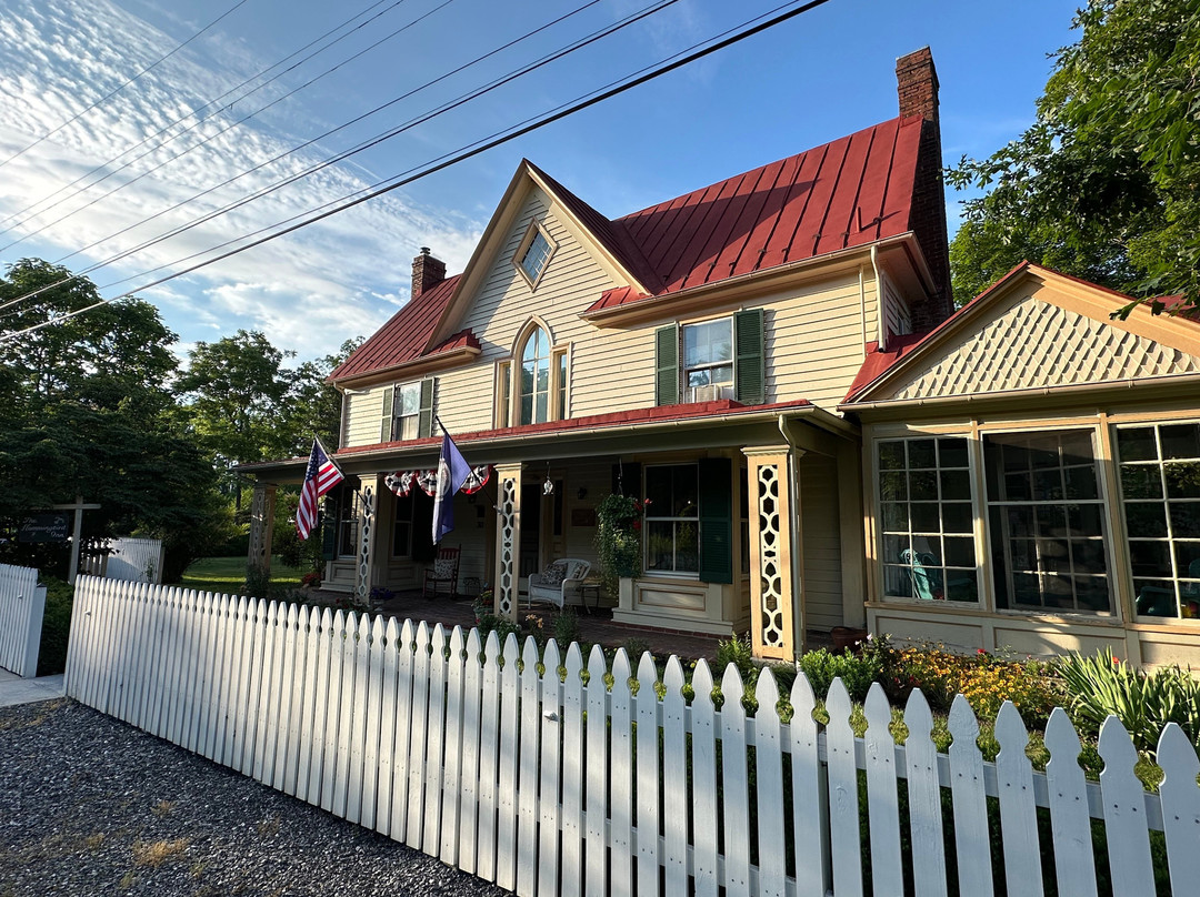 The Hummingbird Inn主图