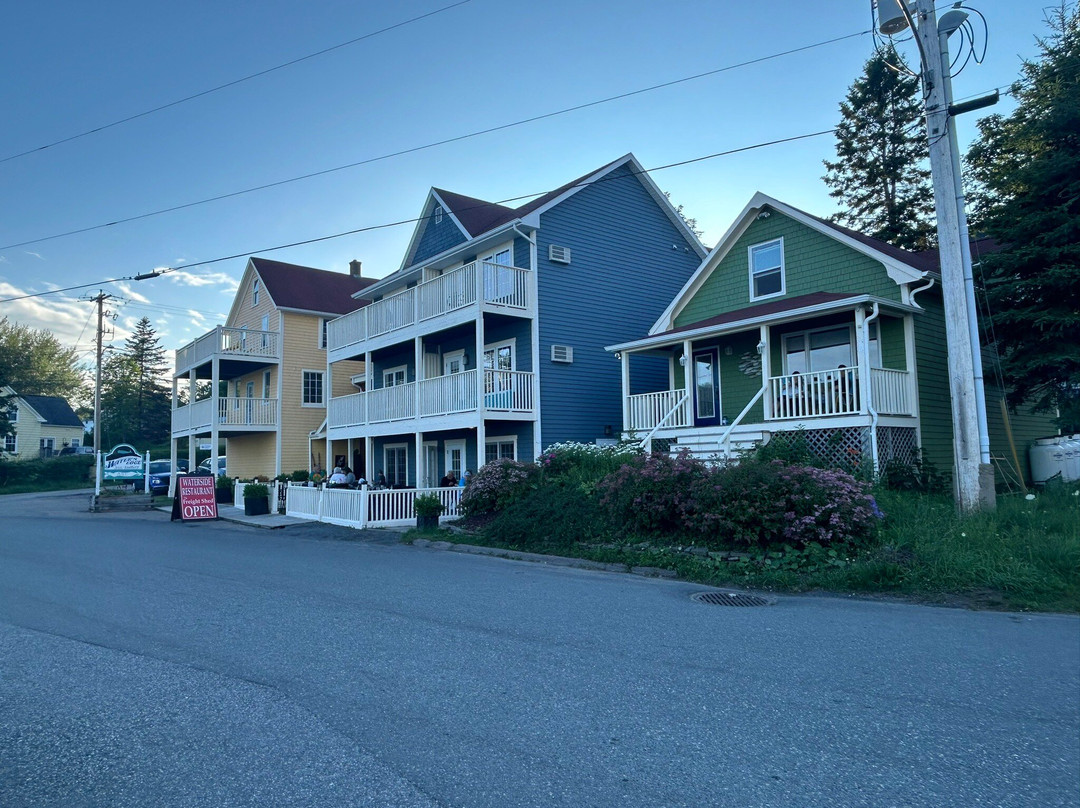 Water's Edge Inn主图