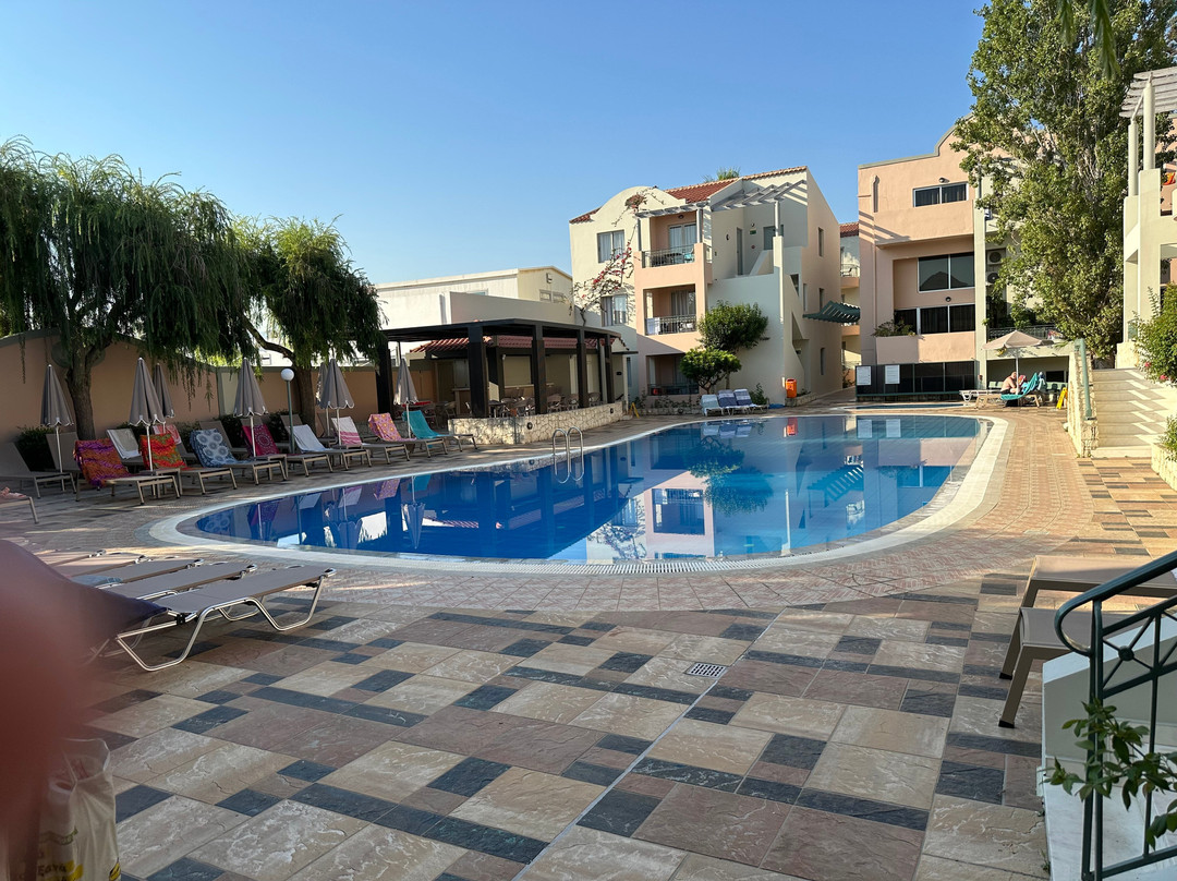 Lotus Hotel Apartments主图