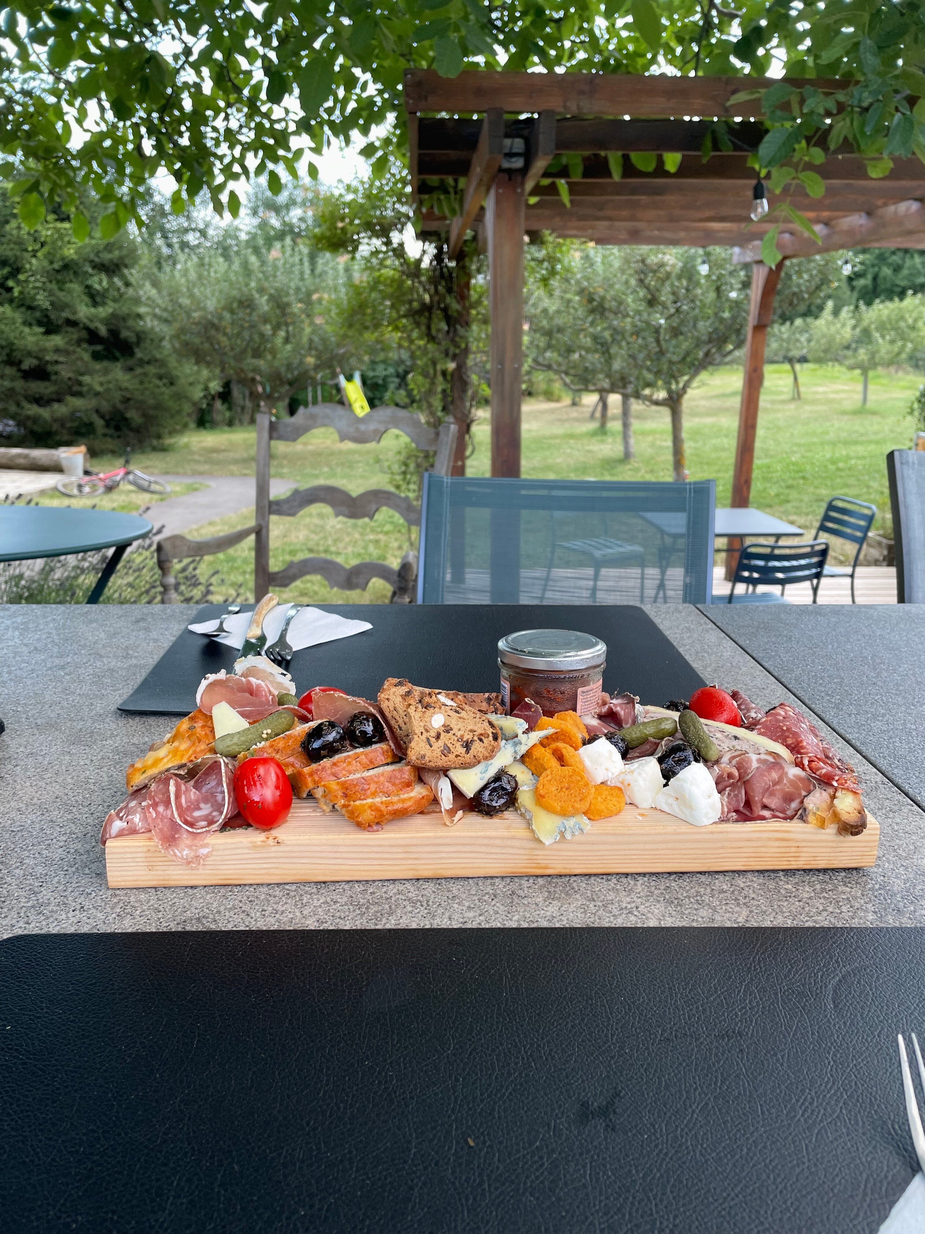 Les Peschiers-官方