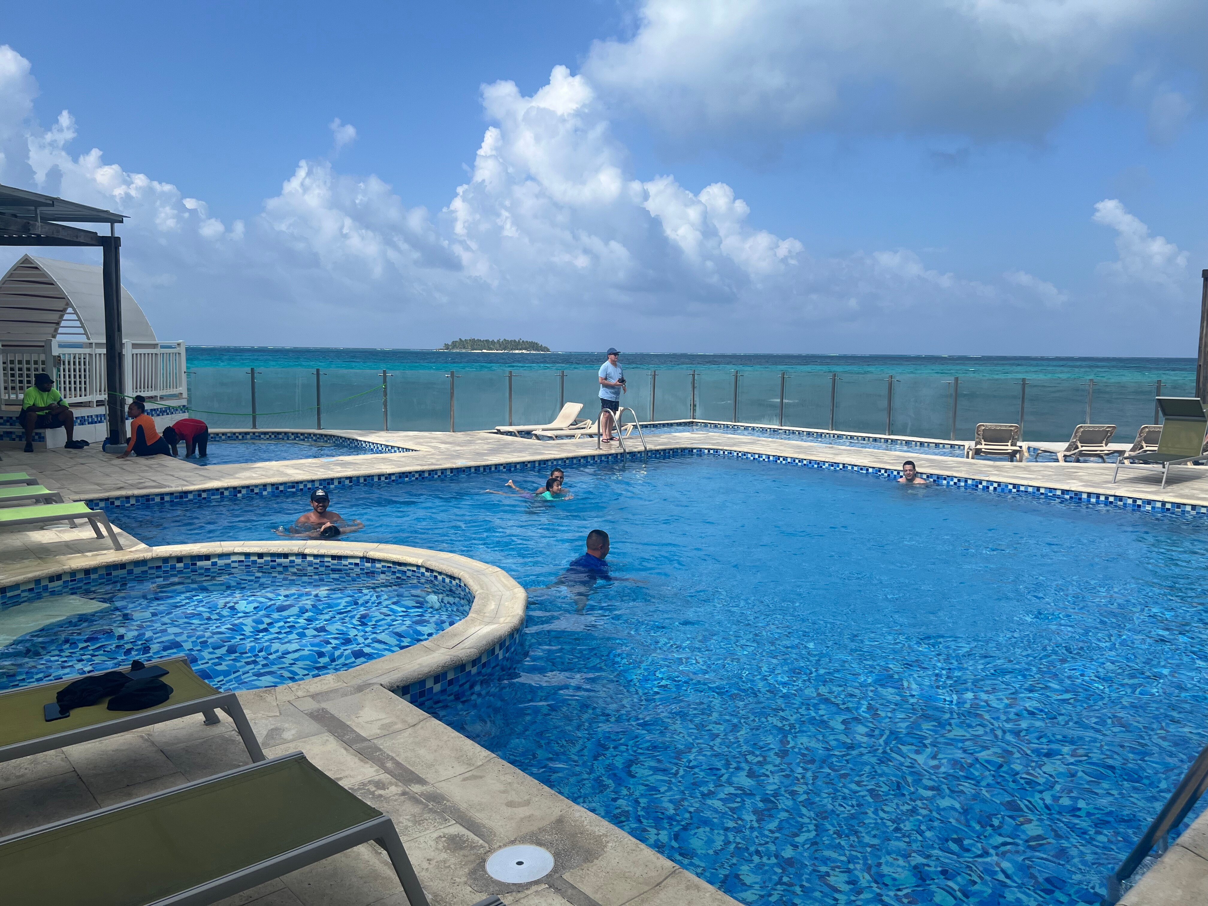 Decameron Maryland-泳池