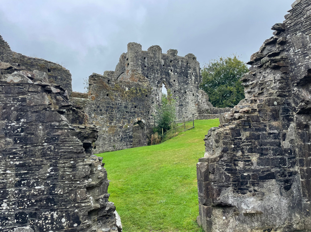 Okehampton Castle景点图片