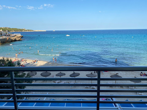 纳弗拉娜酒店主图