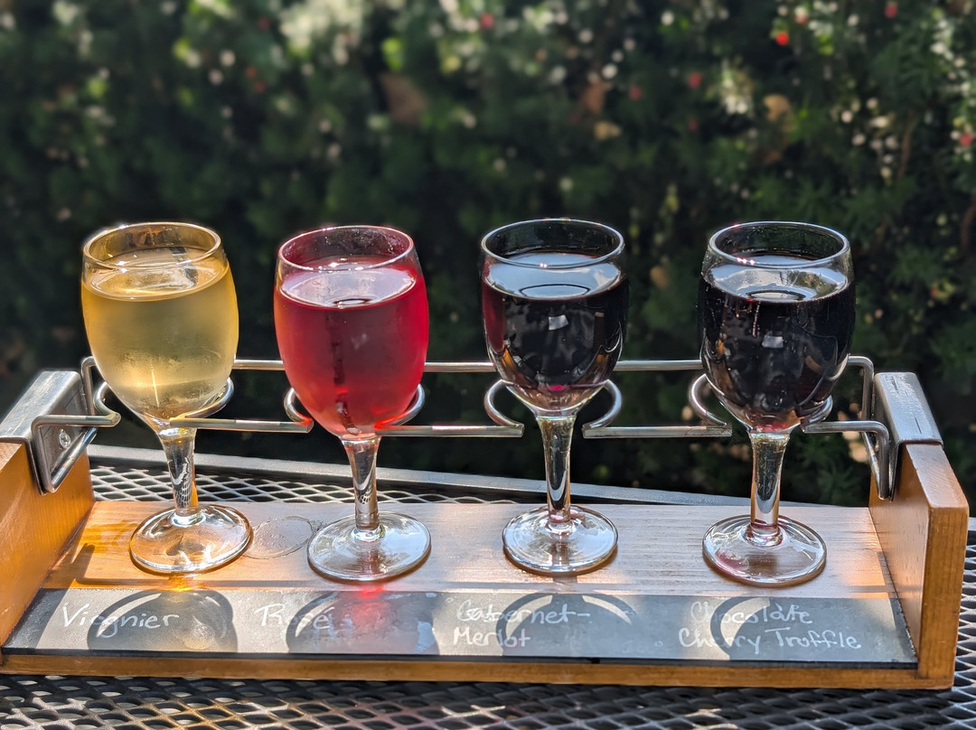 Crossing Vineyards and Winery景点图片