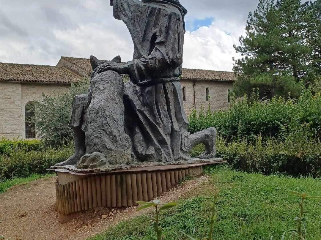 Monumento a San Francesco e il Lupo-古比奥必去景点