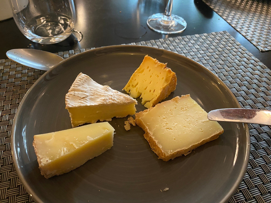 Hotel Restaurant Le Pont Bernet主图