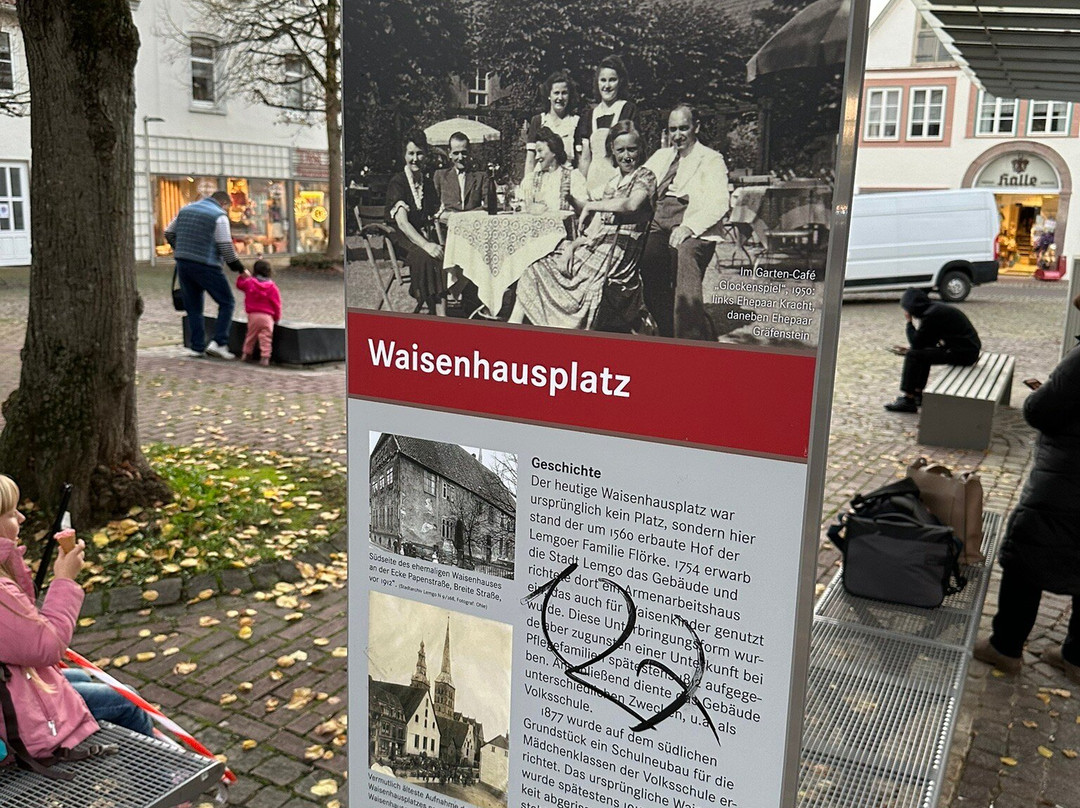 Waisenhausplatz景点图片