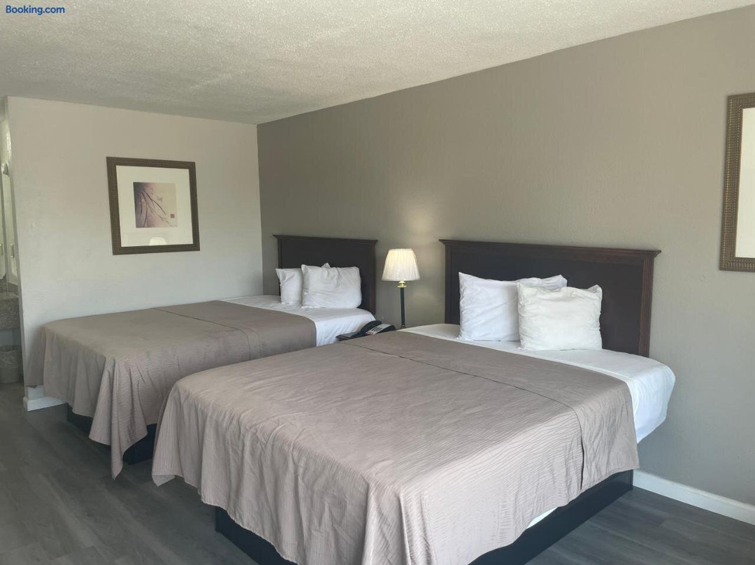 Camden West Inn & Suites