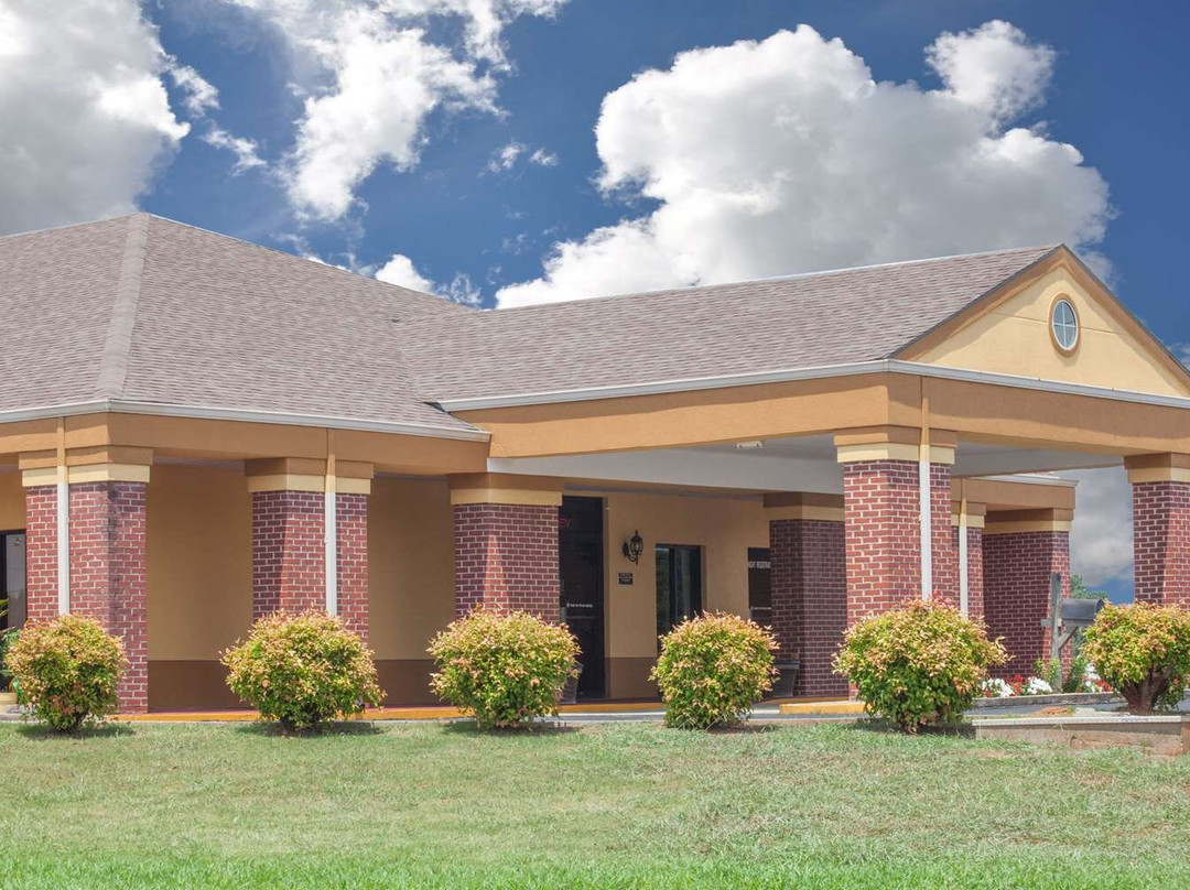 Haleyville酒店住宿-Days Inn by Wyndham Moulton