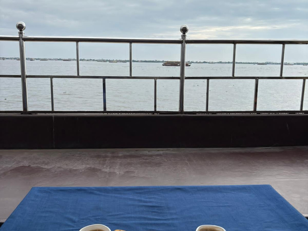 LakeLands Cruises景点图片