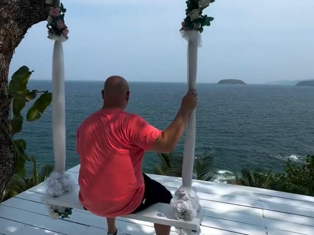 Rock Beach Swing-卡伦必去景点