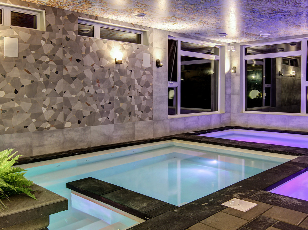 德加迪恩酒店主图