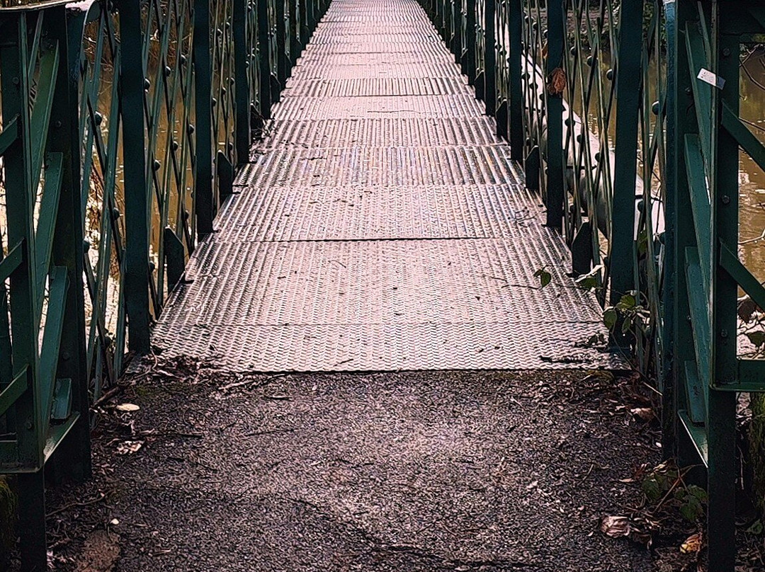La Passerelle Et Les Sentiers De Sainte-Pezenne景点图片