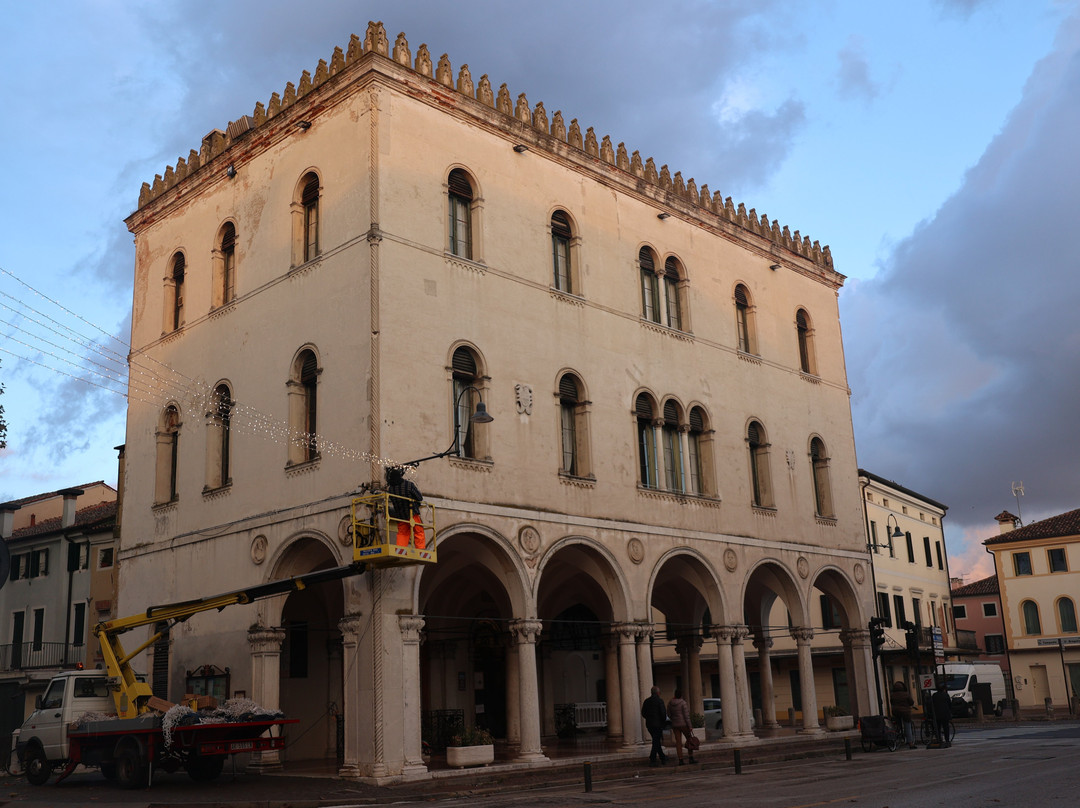Palazzo della Loggia-Noale必去景点