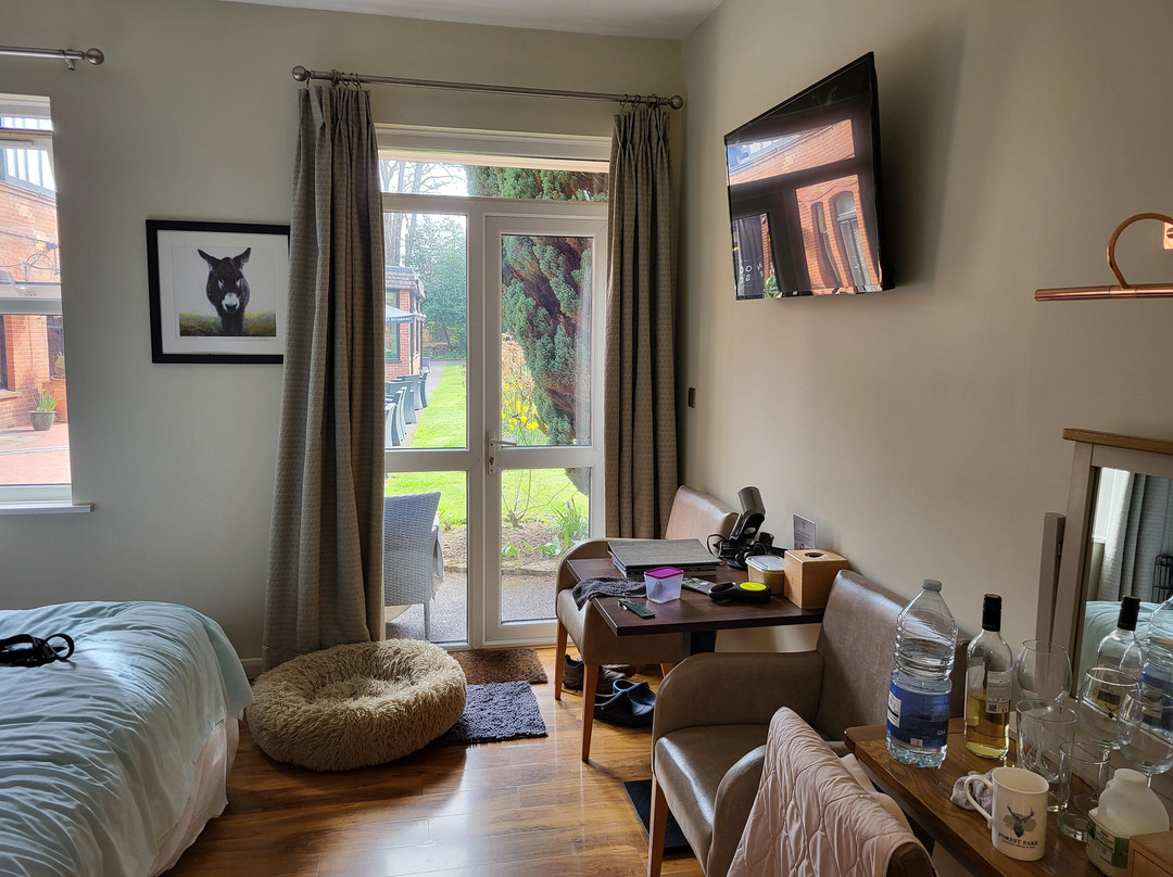 阿可仑森林公园酒店主图