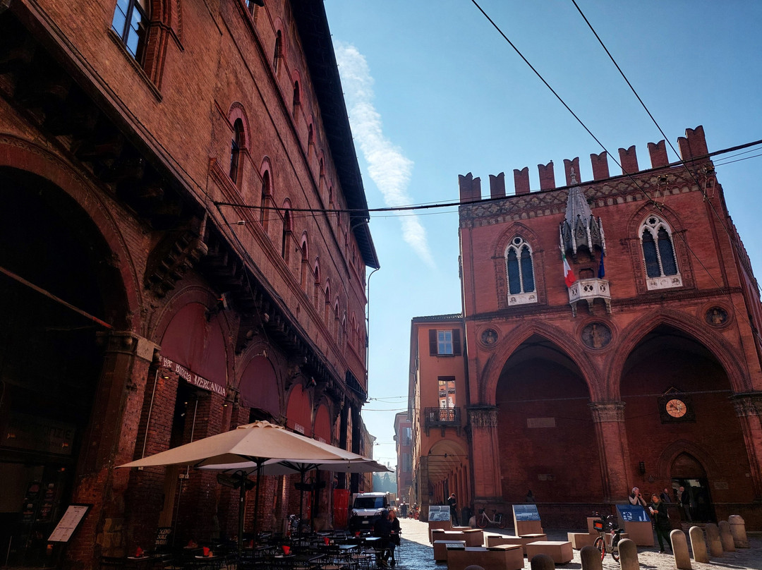 Palazzo della Mercanzia-博洛尼亚必去景点