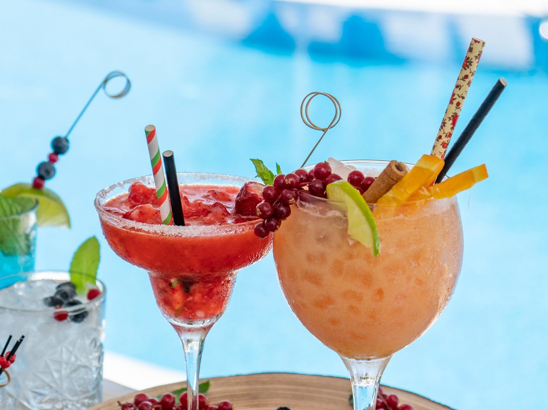 贝拉圣托里尼酒店主图