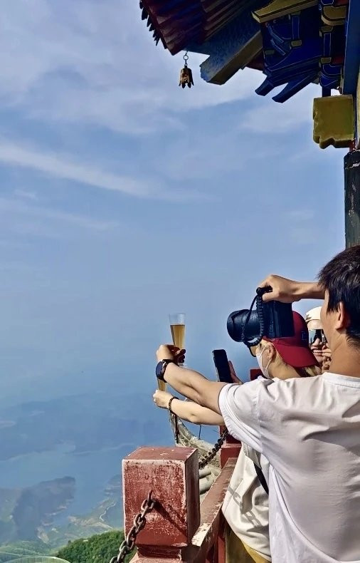 黛眉山-新安县必去景点