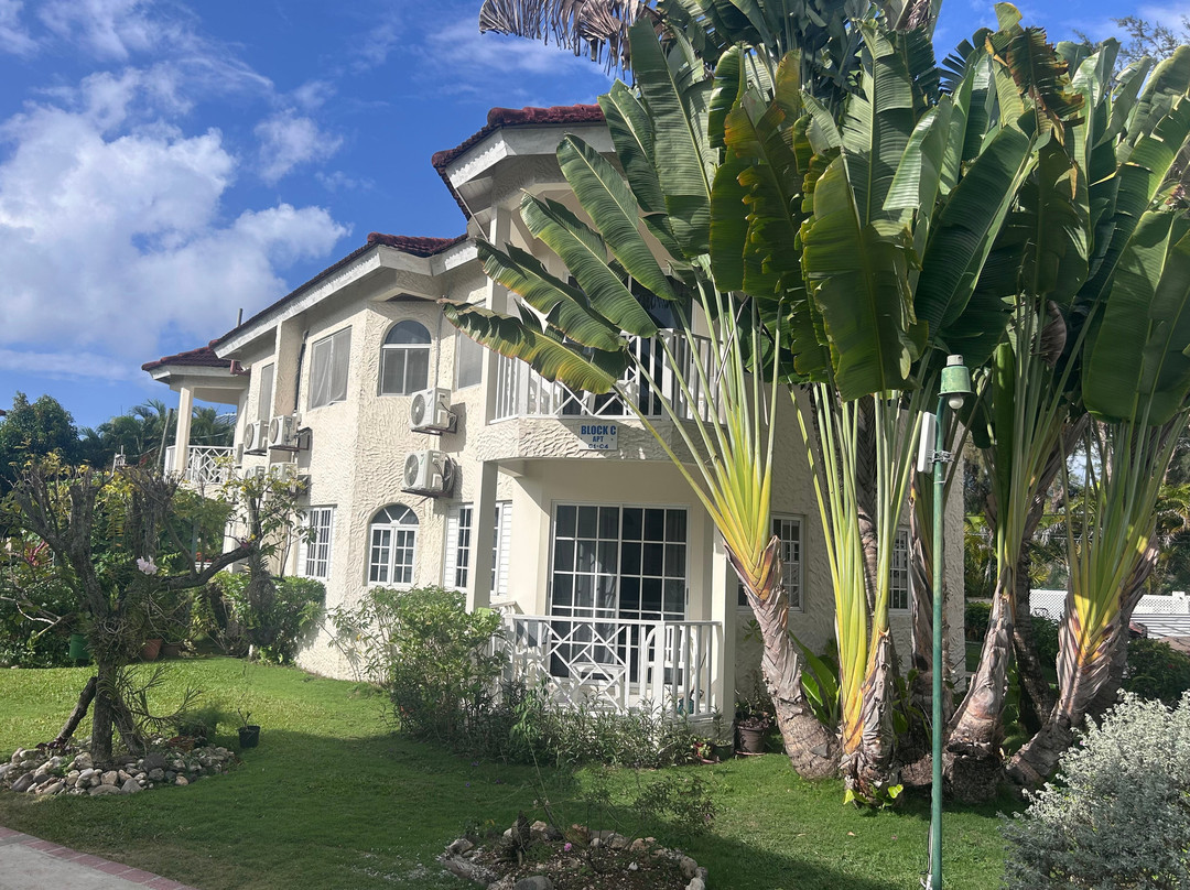 Piper's Cove Resort主图