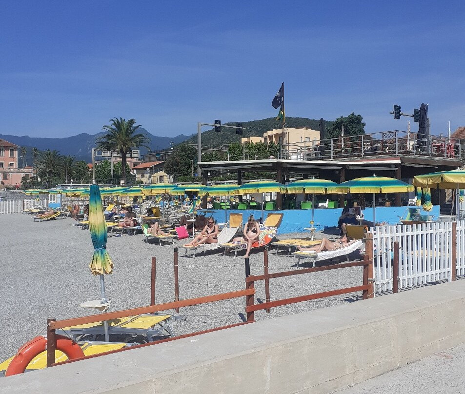 Varavi Bar Spiaggia Libera景点图片