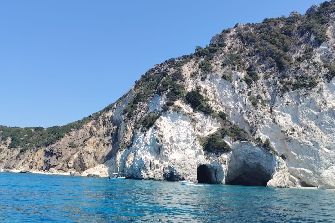 AFROS RENTAL BOATS-利姆尼科利必去景点