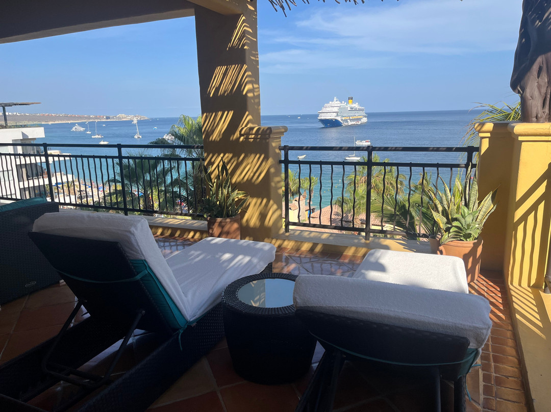 Hacienda Beach Club & Residences主图