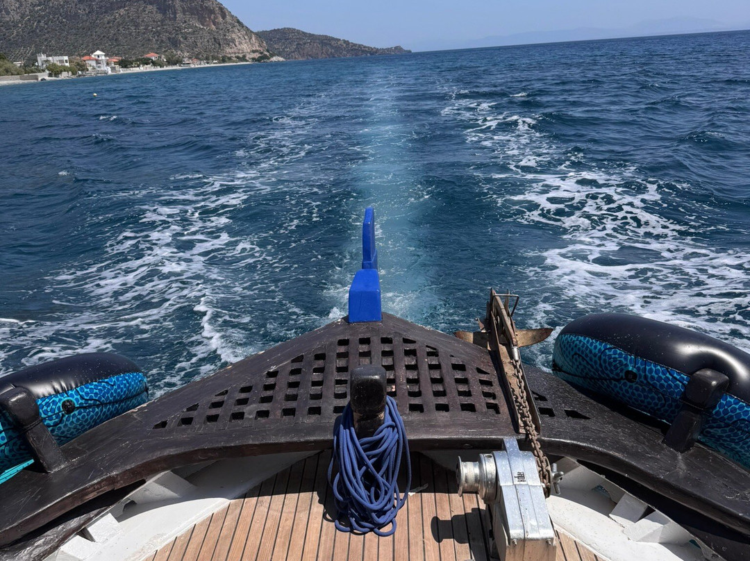Serenity at Sea: A Tranquil Day Cruise-Leonidio必去景点