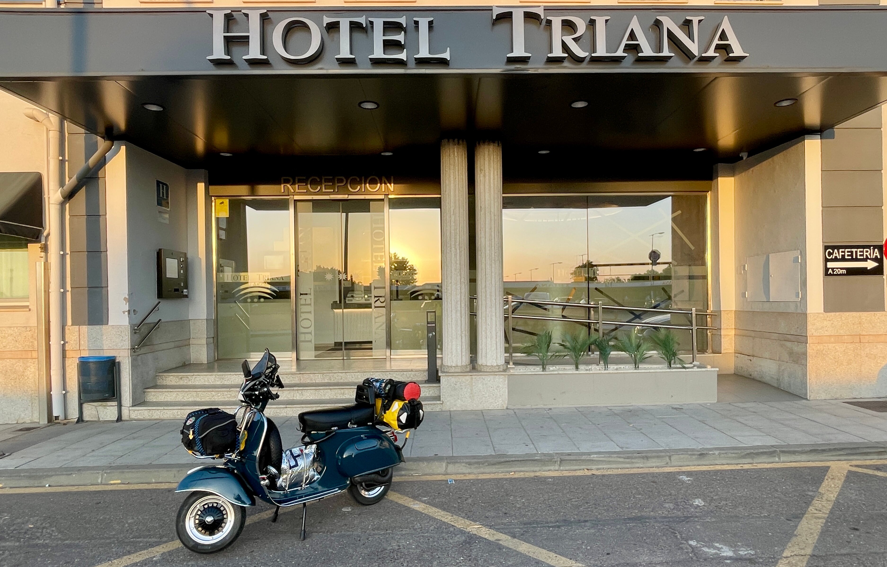 Hotel Triana-官方