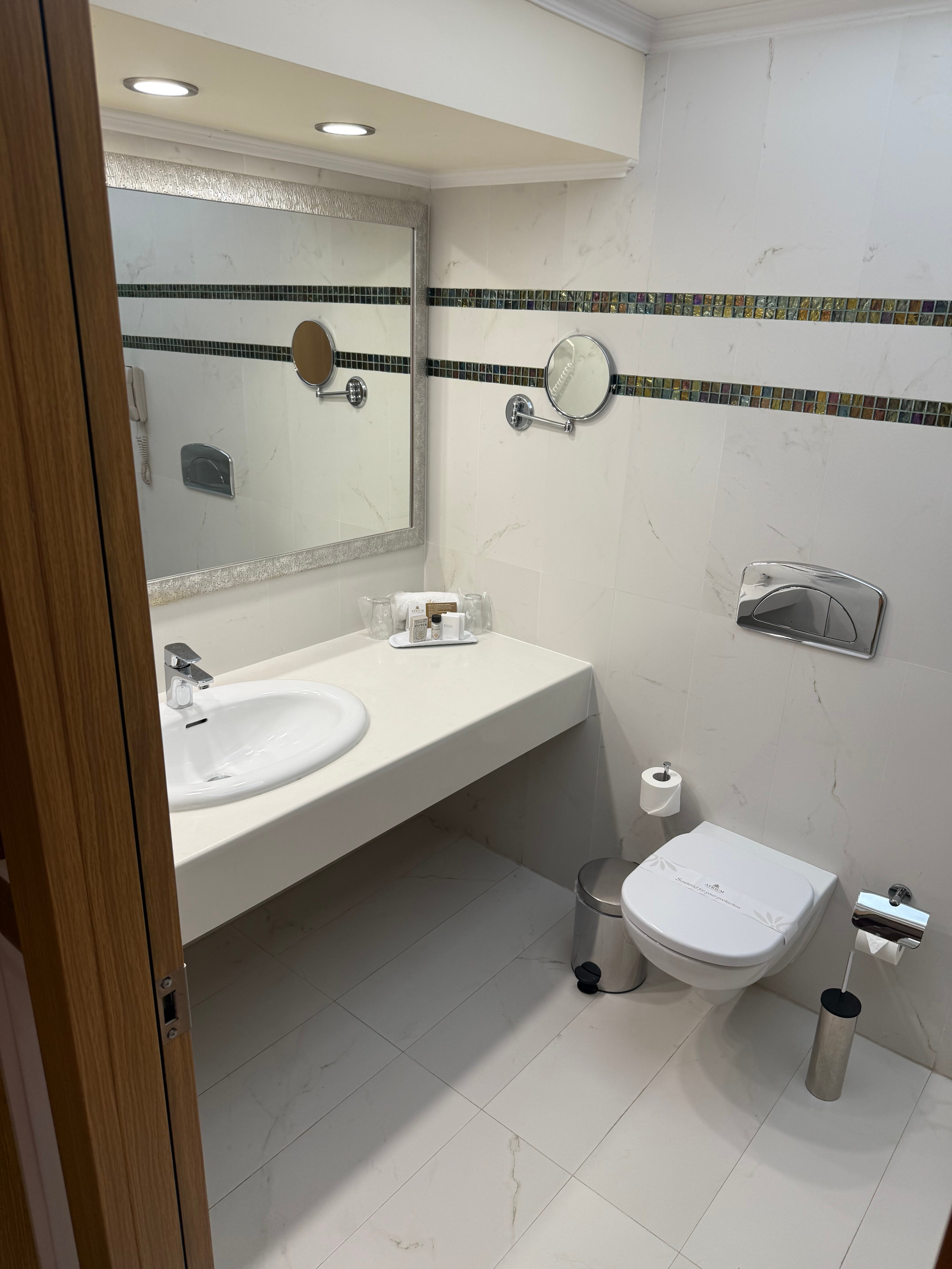 Atrium Palace Thalasso Spa Resort & Villas-浴室