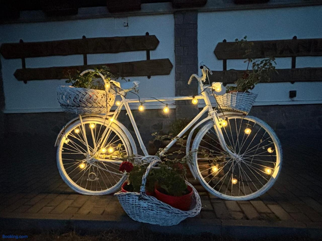 Csiki Hatar Fogado, Hanul Hotarul Ciucului