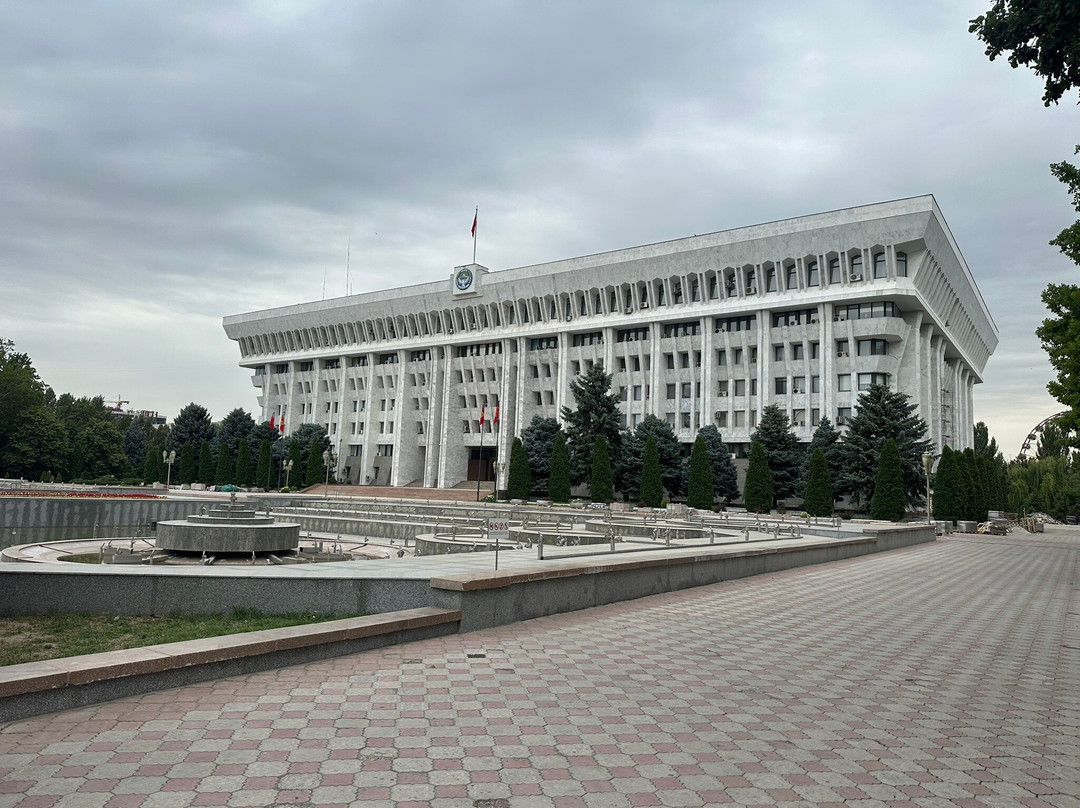 Monument to Those Who Died For Freedom-比斯凯克必去景点