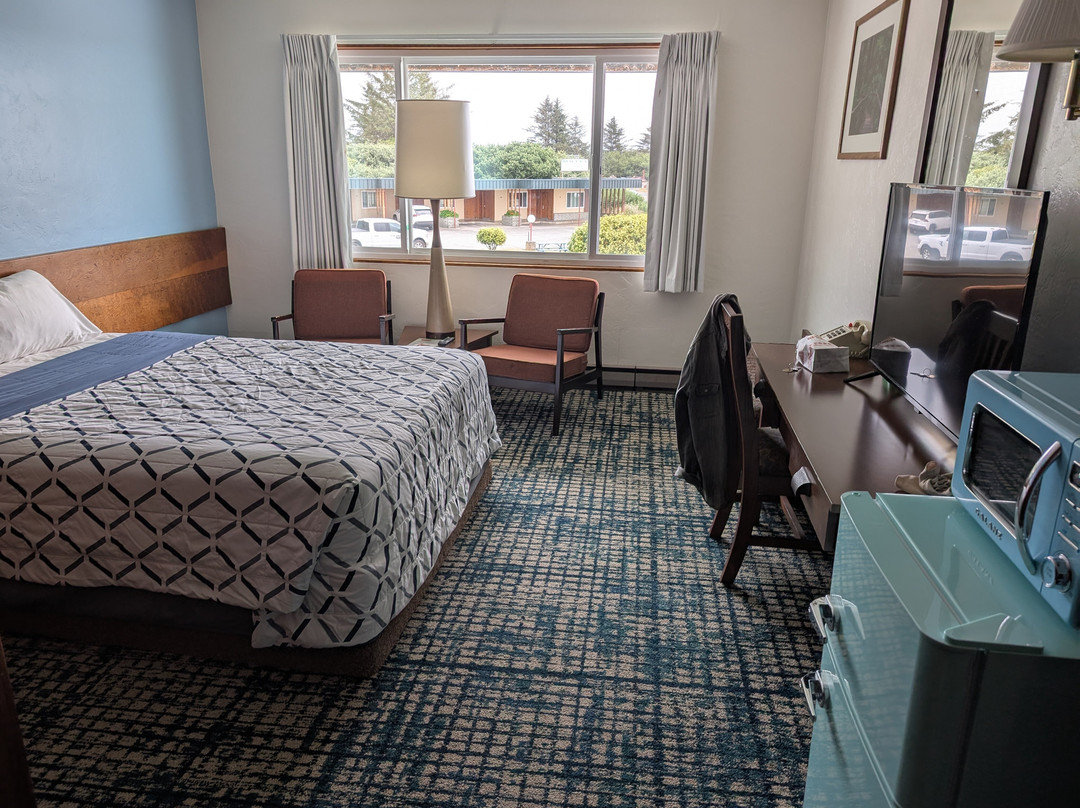 Curly Redwood Lodge主图