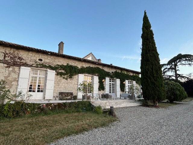 Les Suites Du Midi-官方