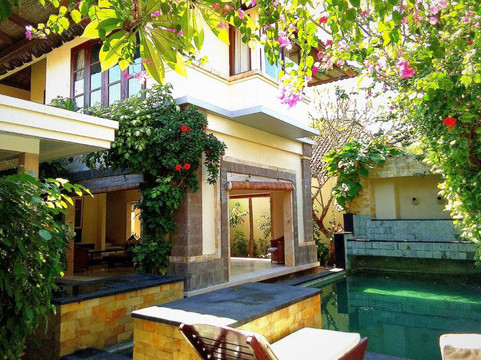 巴厘岛戴安娜别墅酒店主图