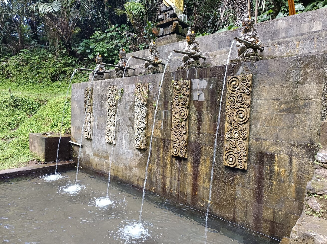 Jagasatru Waterfall-卡朗阿森必去景点
