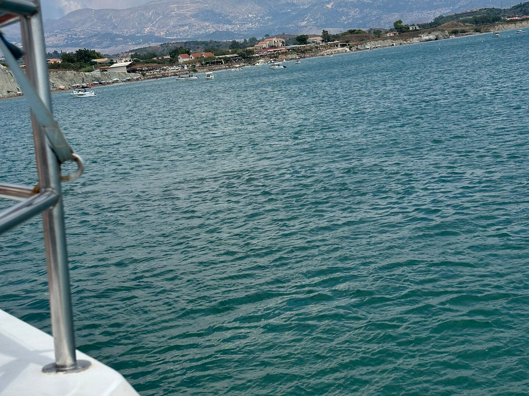 Lixouri Cruises By Gloria-Lixouri必去景点