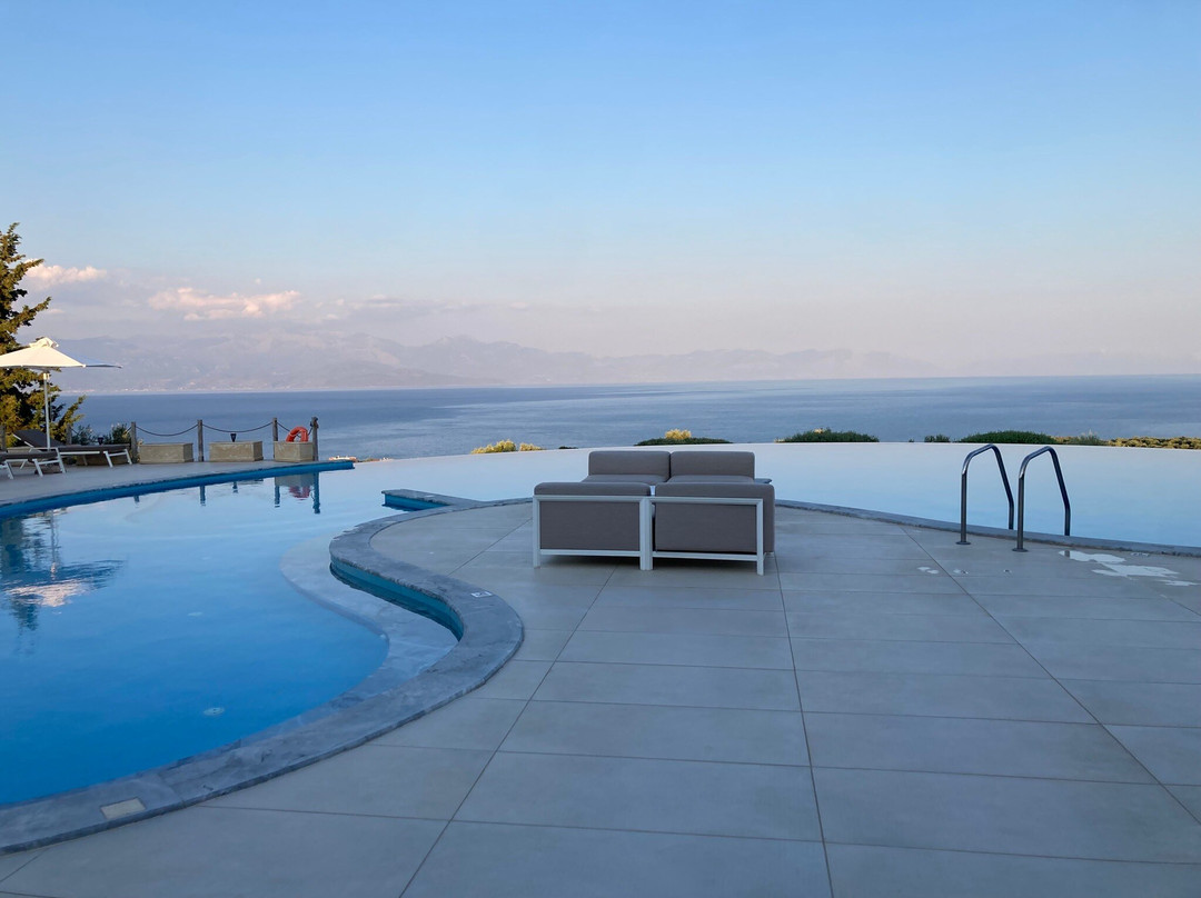 White Donkey Hotel主图