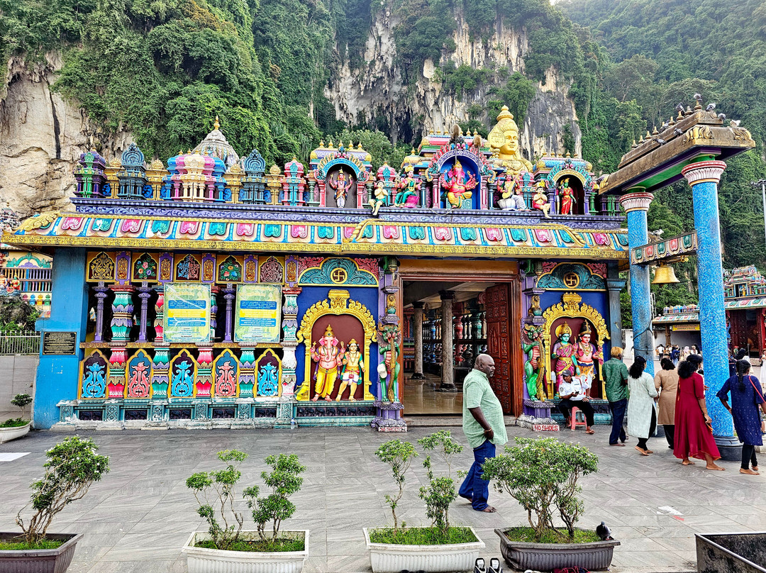 Sri Venkatachalapathi & Alamelu Temple-黑风洞必去景点