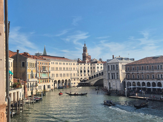 洛坎达莱昂比安科酒店主图