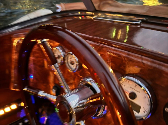 AC Boat-梅纳焦必去景点