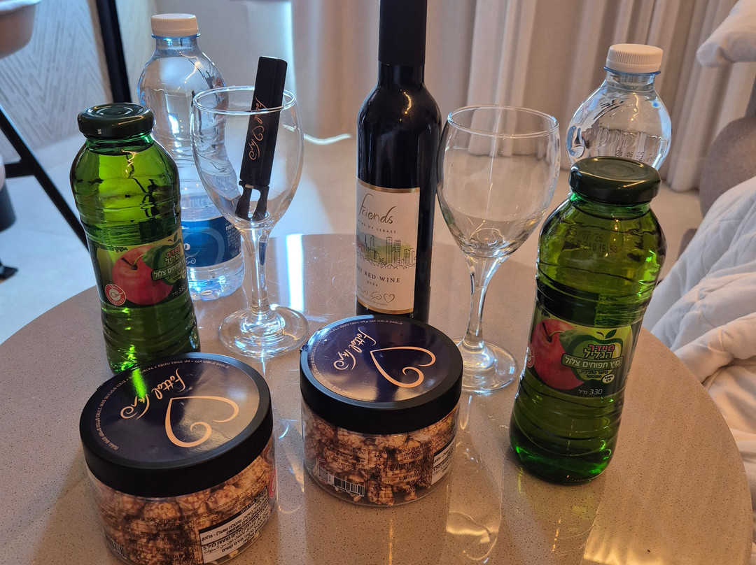 海法皇冠假日酒店主图