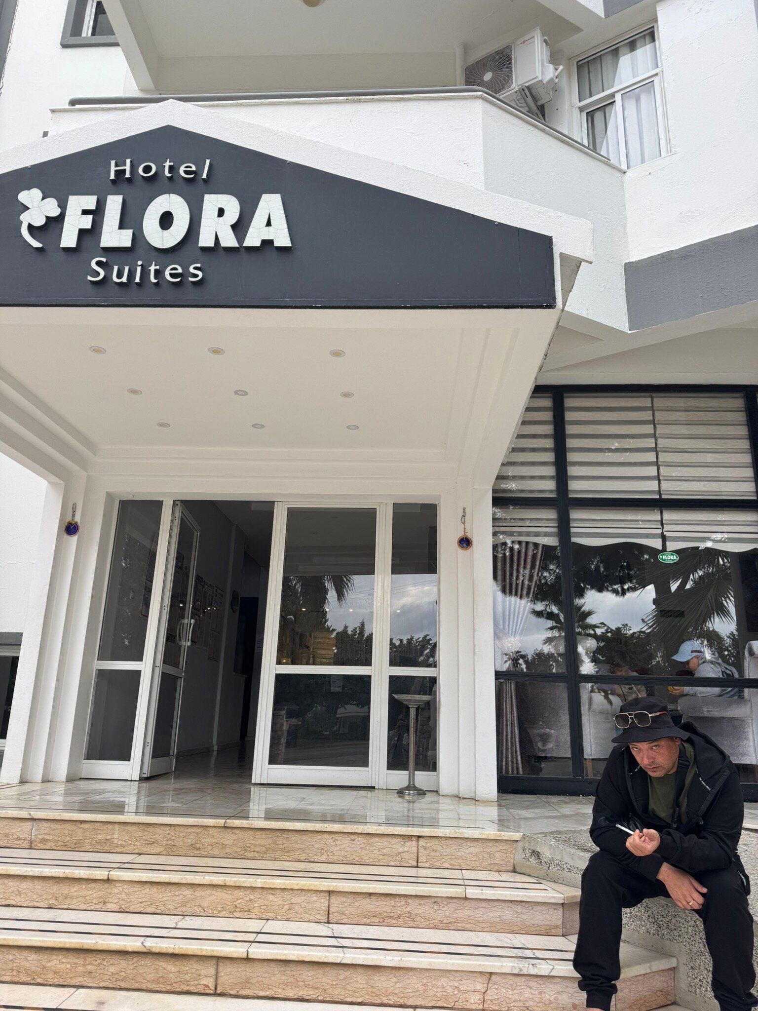 Flora Hotel Suites-官方
