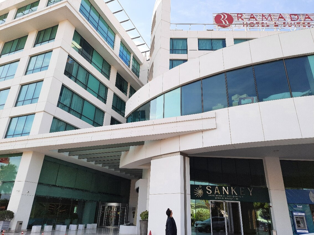 Ramada Hotel & Suites by Wyndham Izmir Kemalpasa主图