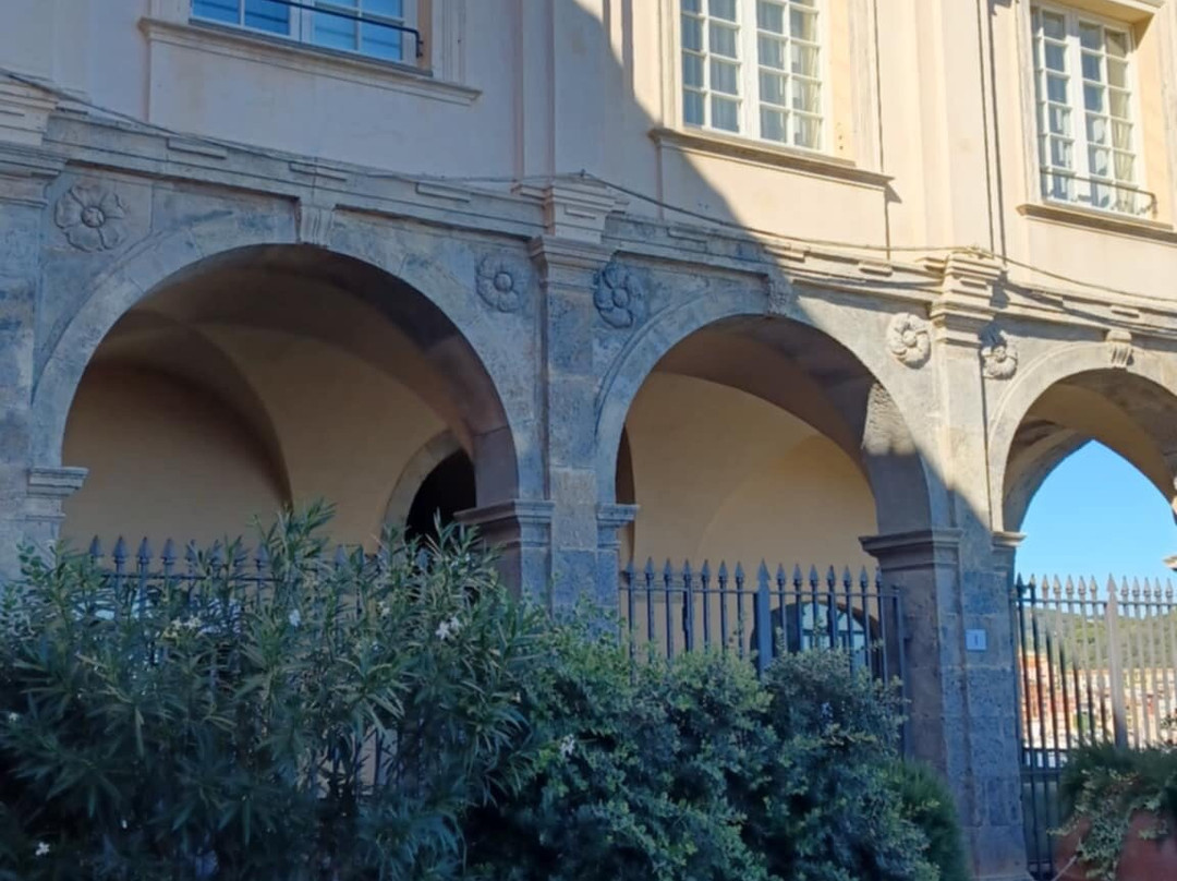 Palazzo dei Governanti-Porto Ercole必去景点