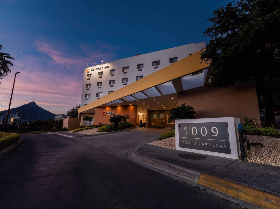 Comfort Inn Monterrey Valle