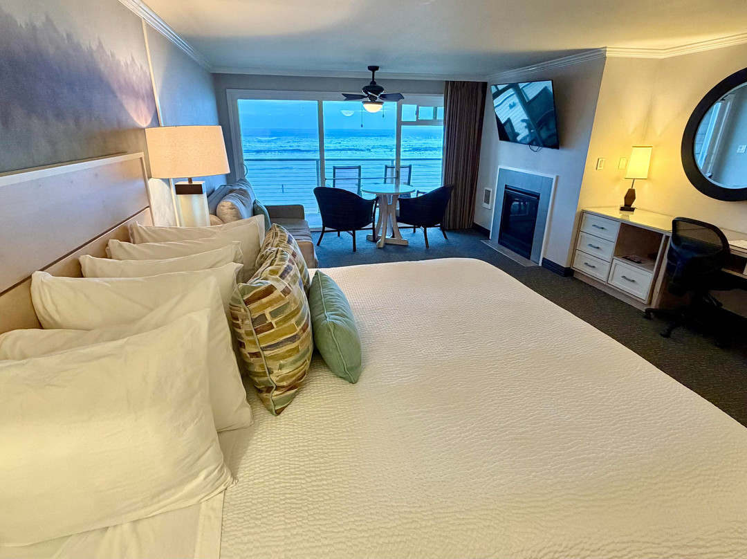 佳能海滩霍尔马克度假酒店主图