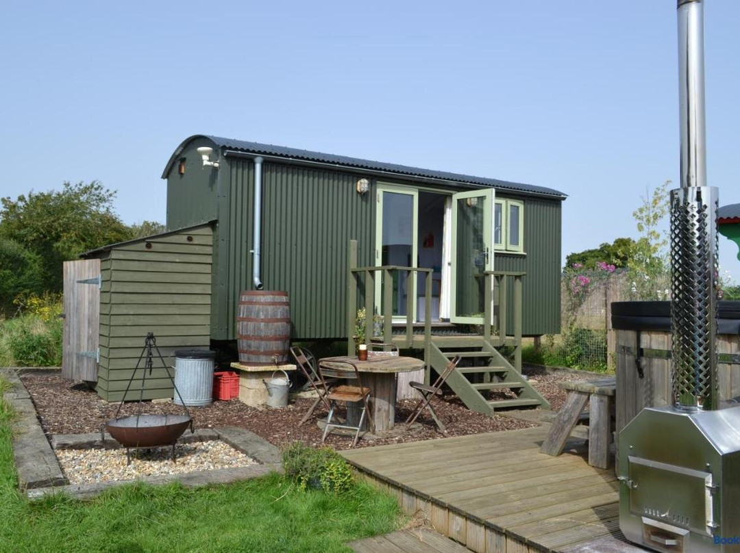 Charlotte-Rose, Twin Barn Shepherds Huts